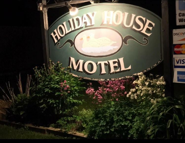Holiday House Motel Hillsdale 외부 사진